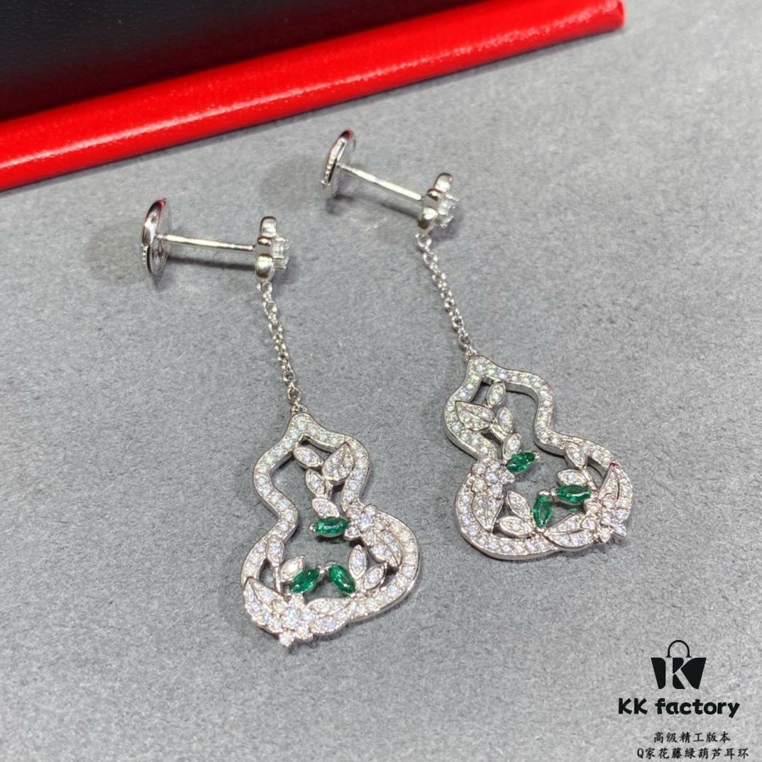 692fda7799f2d84055c8afbf Qeelin Wulu Lace Emerald Green Gourd Earrings