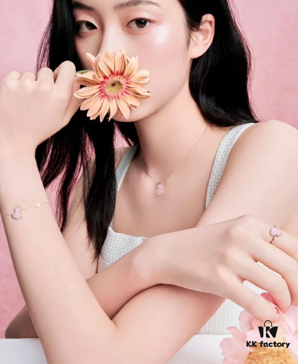 692fda8699f2d84055c8afd6 V-Gold Plated 1.0 Micron Gold Mini Pink Gourd Necklace, High Aesthetic with Excellent Fit and Versatility, Thick Gold Plating for a Premium Real Gold Look, Featuring Eight-Heart Eight-Arrow High-Carbon Diamond, Small and Exquisite – Wear It and Tell Others It's Genuine Gold