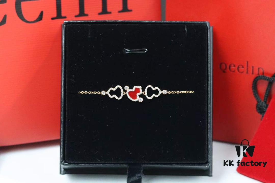 692fdada99f2d84055c8b050 Qeelin Lucky Red Gourd Bracelet with Three Gourds