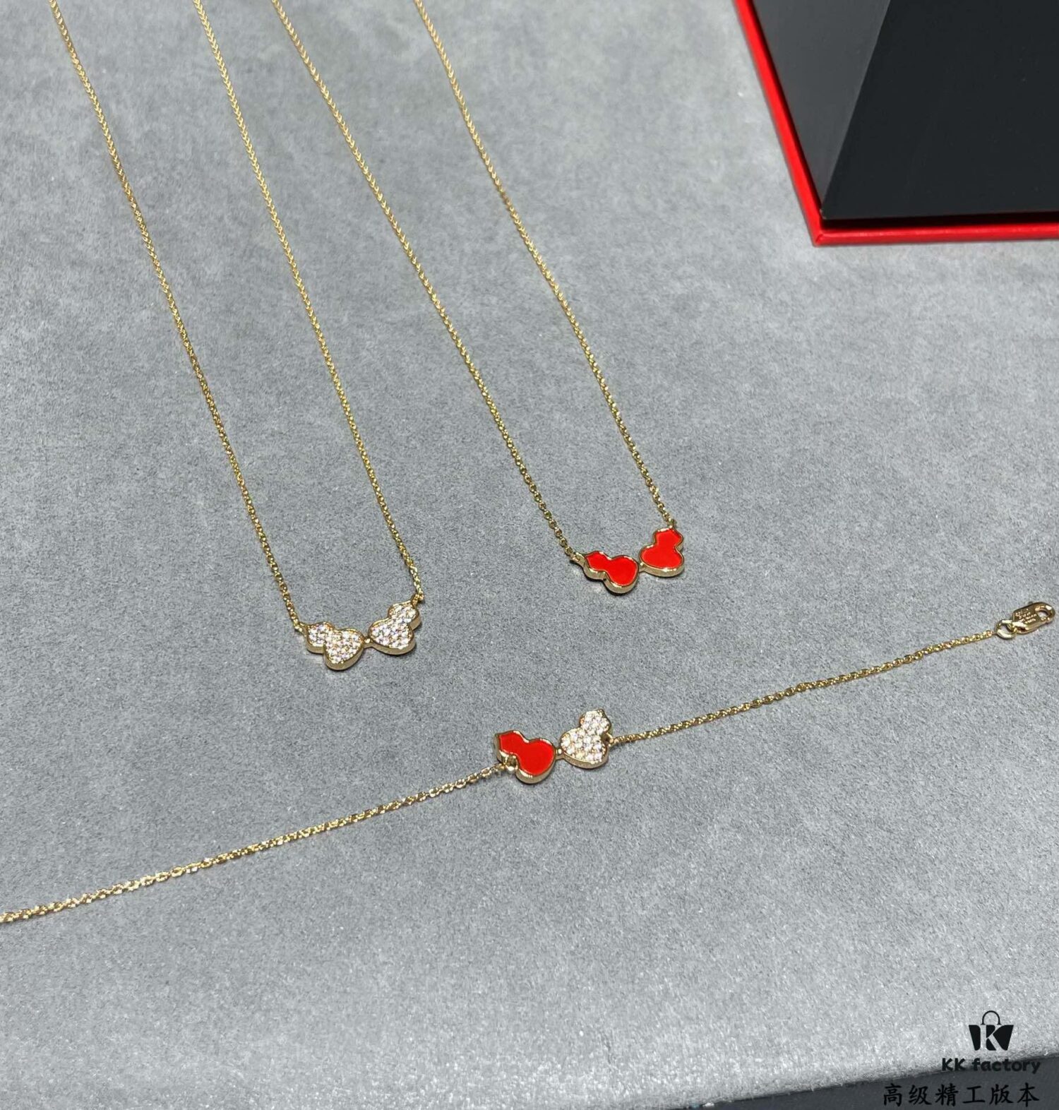 692fdaec99f2d84055c8b070 Red & Diamond Wulu Kylin Double Gourd Bracelet 🌹 Adorable Design 😍 Elegant Silhouette with Simple Lines 🥰 Highly Elegant 😊 Qeelin x Rebecca Exclusive Limited Edition