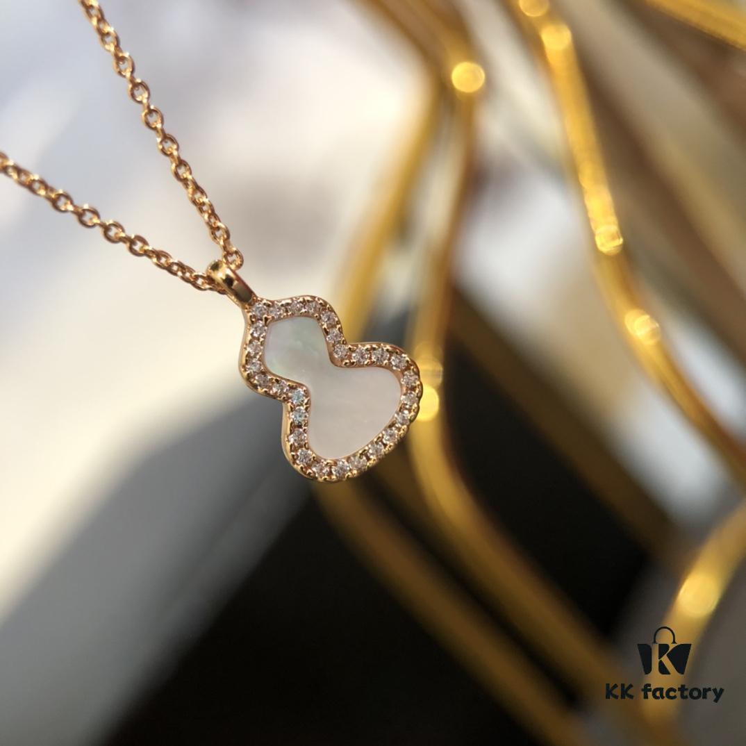 Qeelin Mini Hulu Necklace