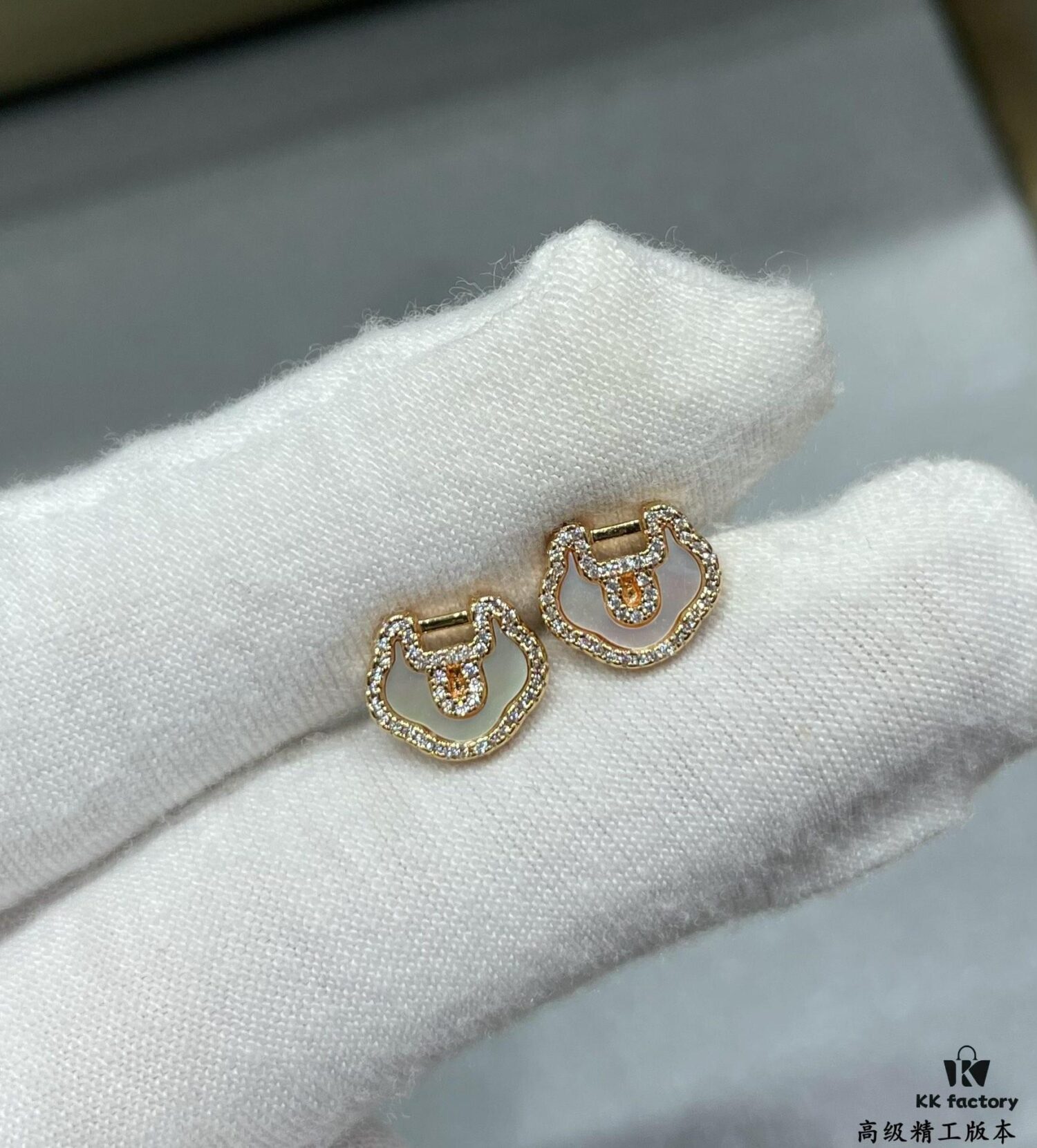 692fdb4099f2d84055c8b0ee Kirin Advanced White Abalone Ruyi Lock Stud Earrings ✨ A Perfect Blend of Fashion and Tradition