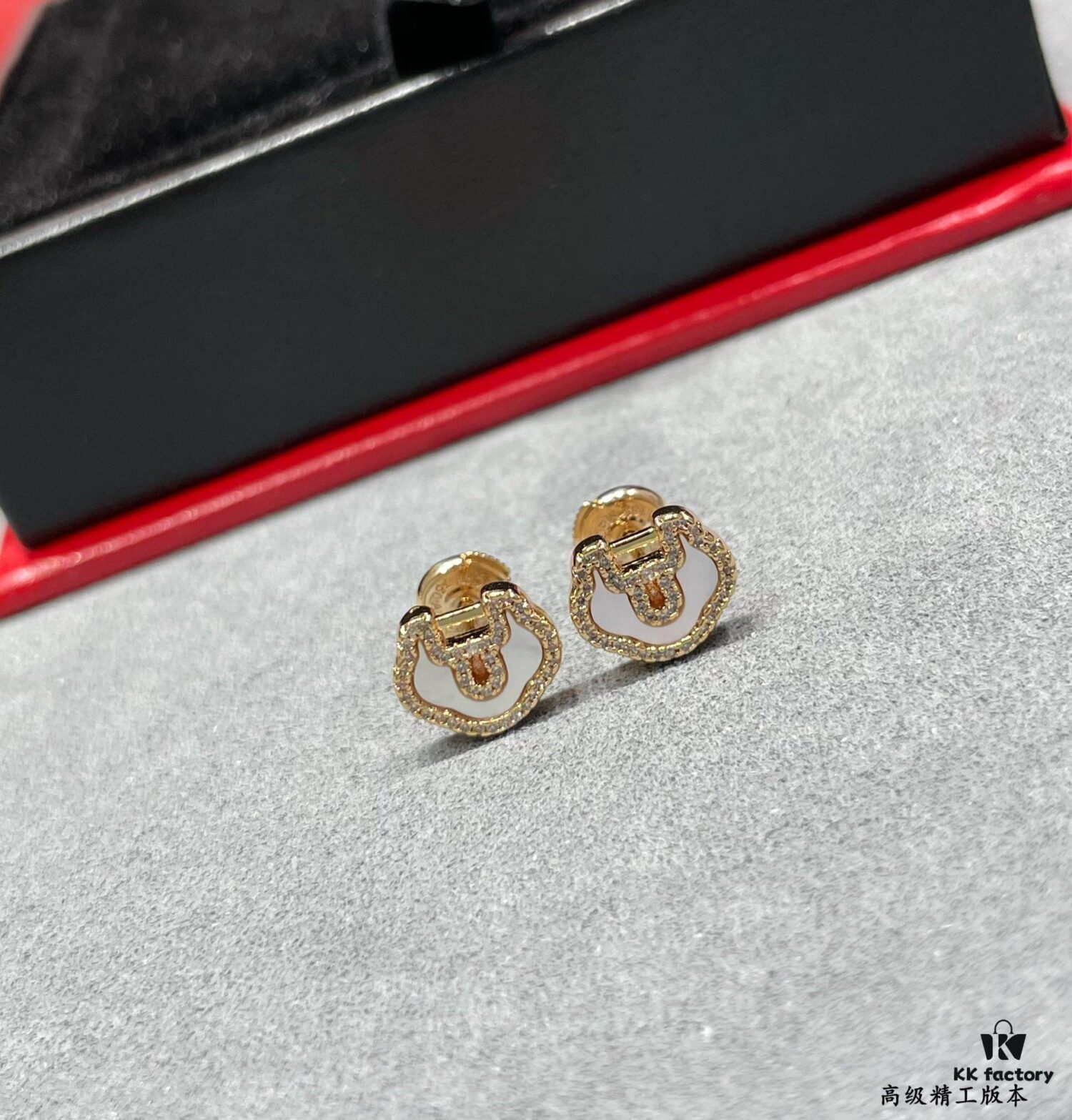 692fdb4199f2d84055c8b0ef Kirin Advanced White Abalone Ruyi Lock Stud Earrings ✨ A Perfect Blend of Fashion and Tradition