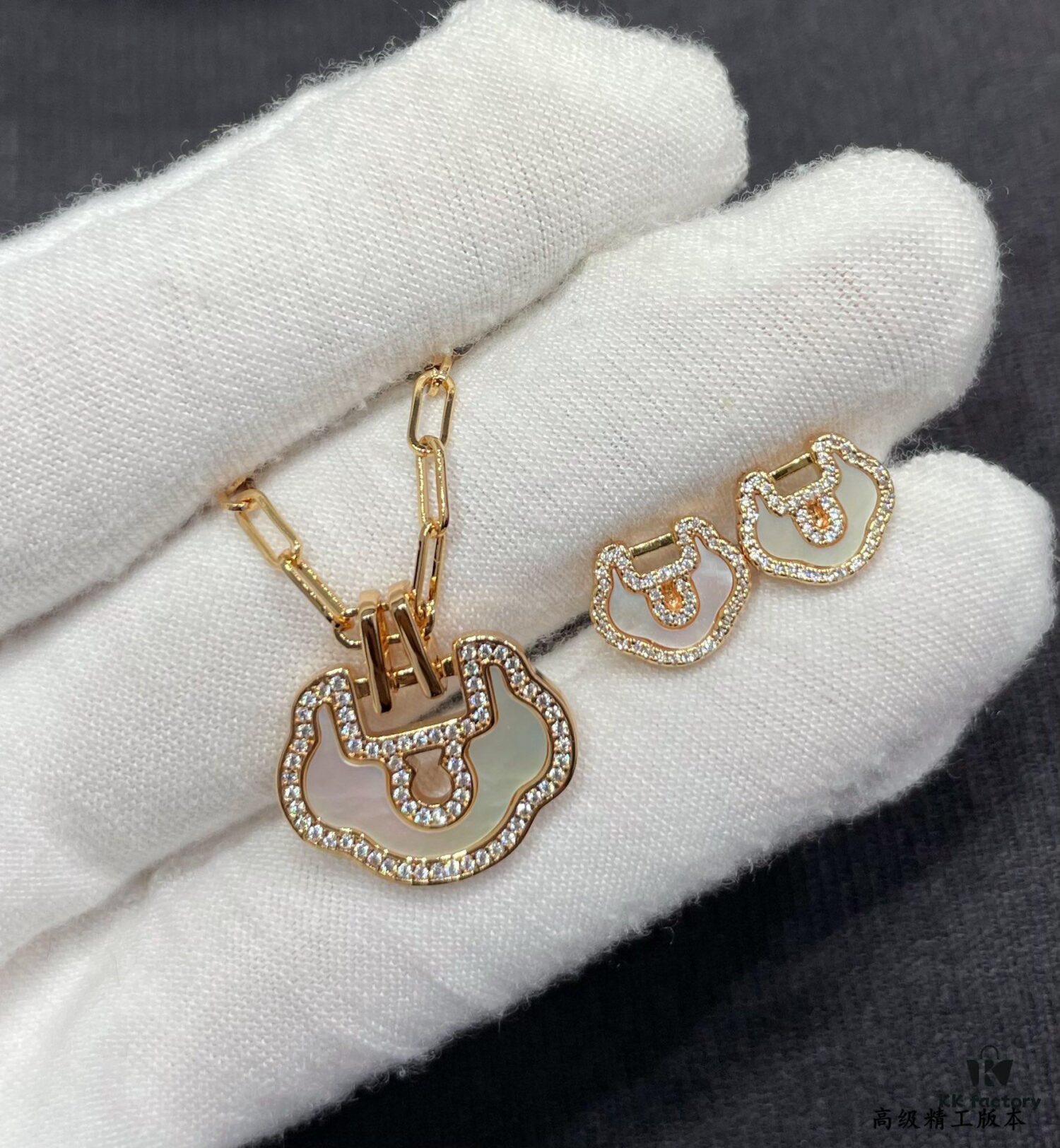 692fdb4199f2d84055c8b0f0 Kirin Advanced White Abalone Ruyi Lock Stud Earrings ✨ A Perfect Blend of Fashion and Tradition