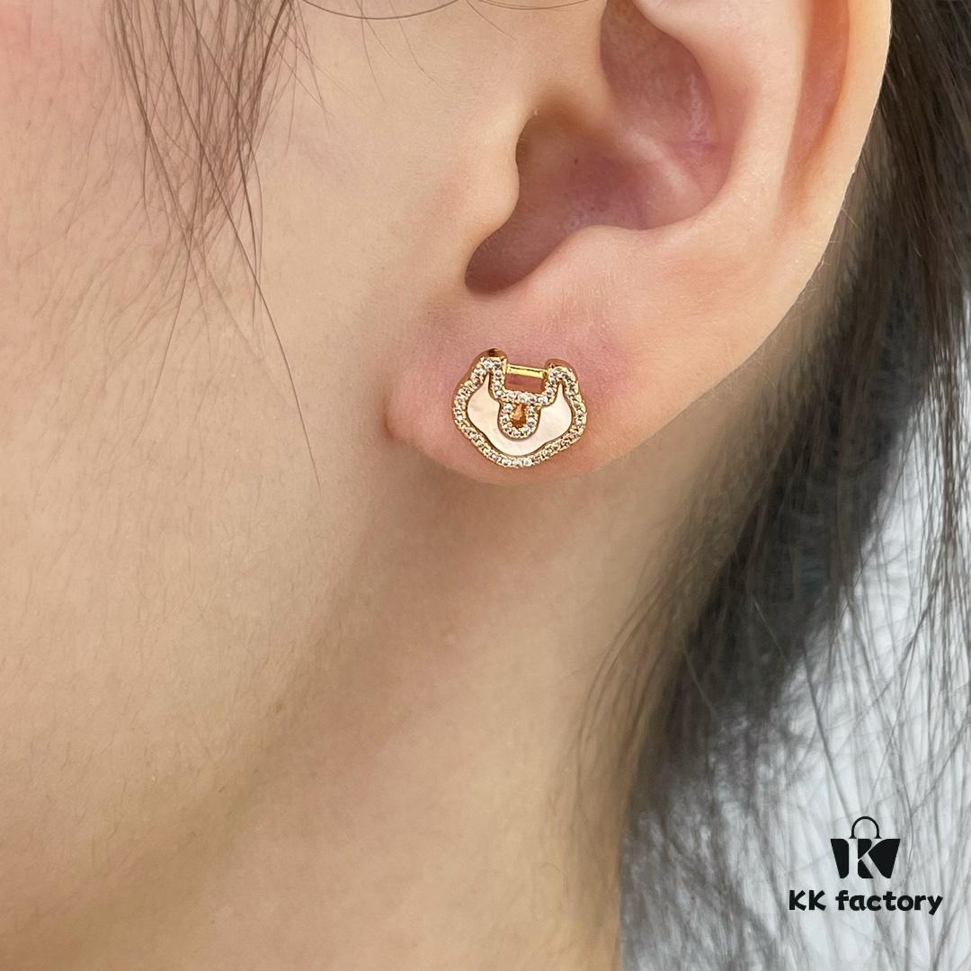 692fdb4999f2d84055c8b0f9 Kirin Advanced White Abalone Ruyi Lock Stud Earrings ✨ A Perfect Blend of Fashion and Tradition
