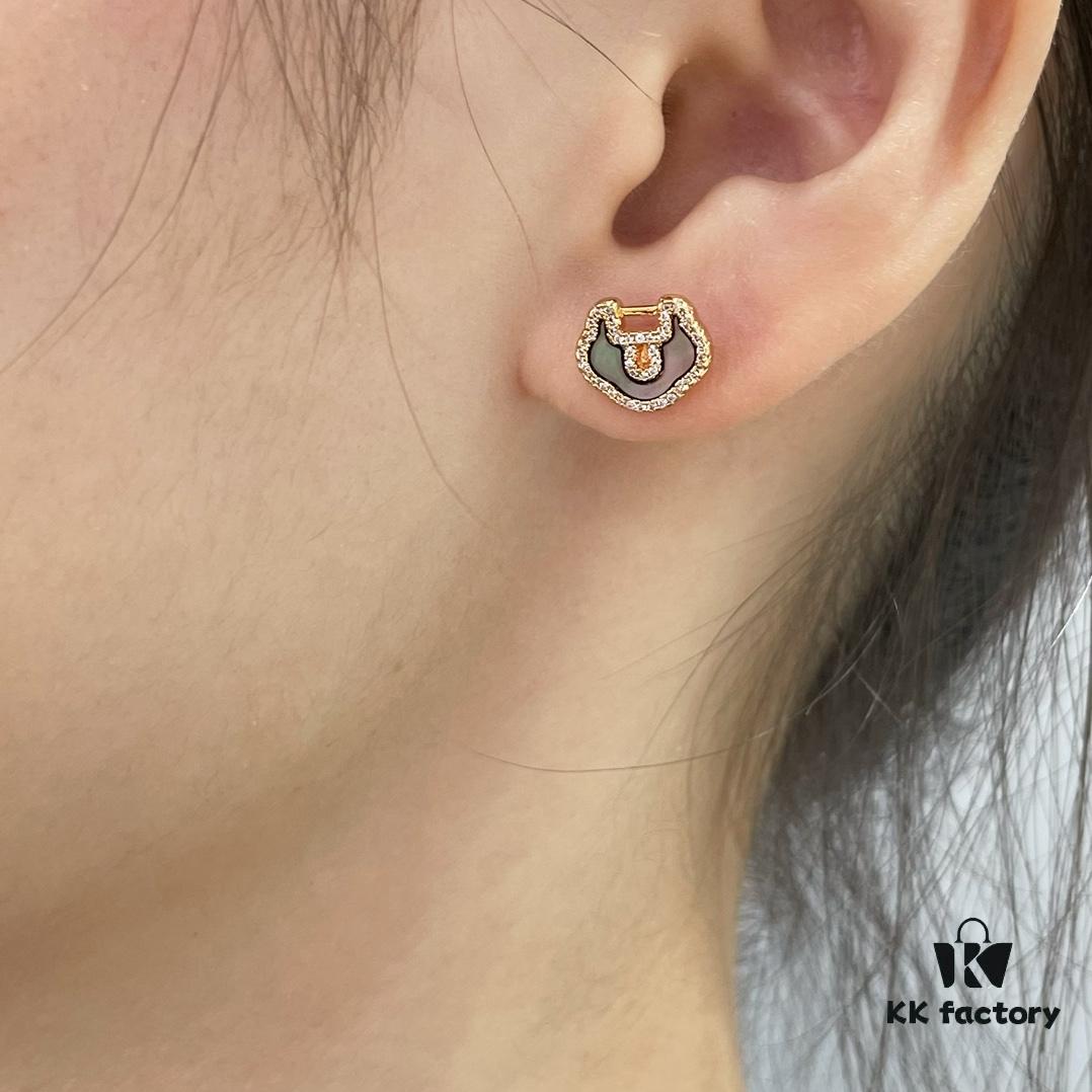 692fdb4c99f2d84055c8b0fe Kirin Natural Gray Shell Ruyi Lock Stud Earrings ✨ A Unique Blend of Fashion and Tradition, Hand-Micro-Paved with High-Carbon Brilliant-Cut Diamonds, Thick Gold Plating