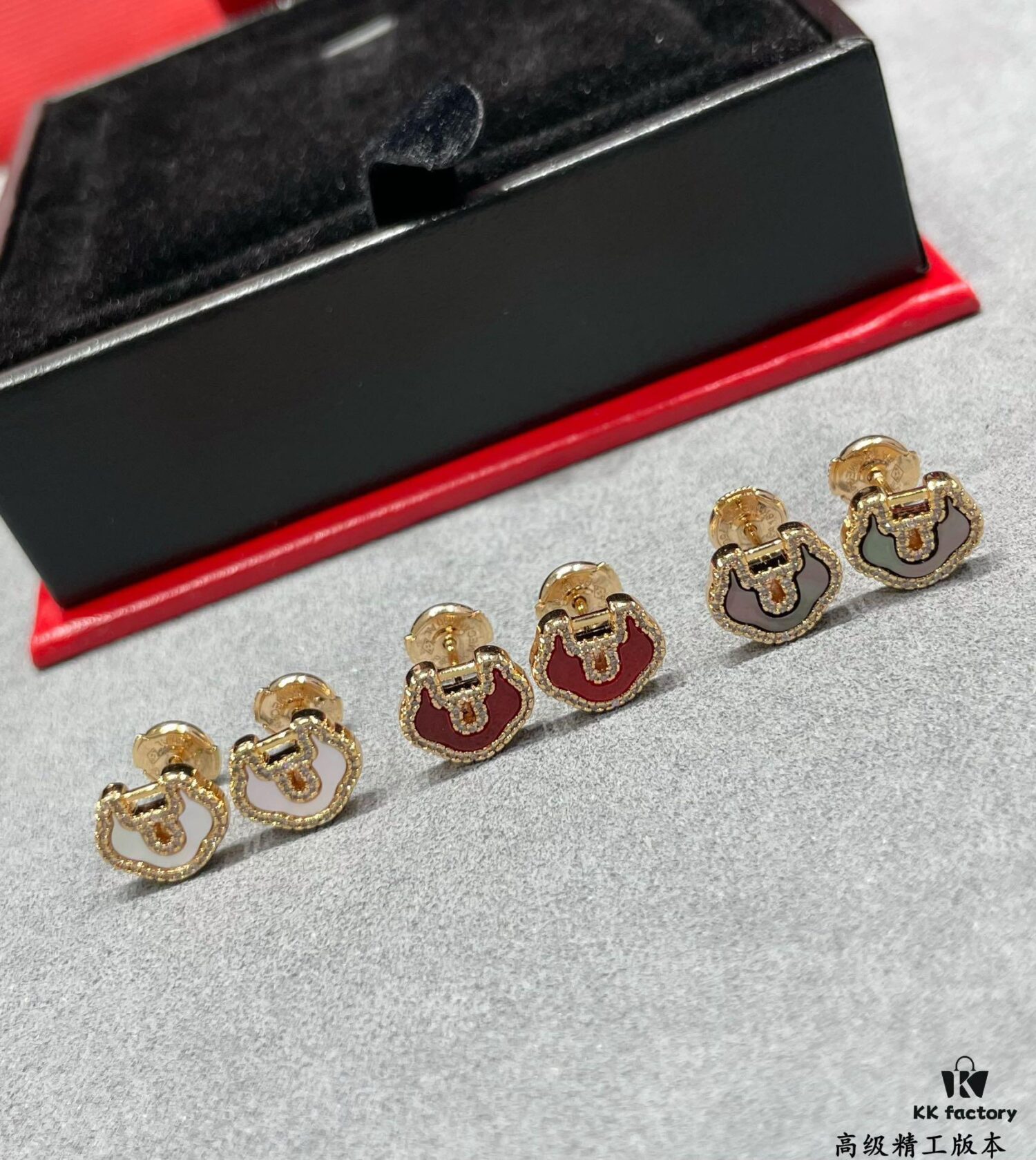 692fdb5099f2d84055c8b101 Kirin Natural Gray Shell Ruyi Lock Stud Earrings ✨ A Unique Blend of Fashion and Tradition, Hand-Micro-Paved with High-Carbon Brilliant-Cut Diamonds, Thick Gold Plating