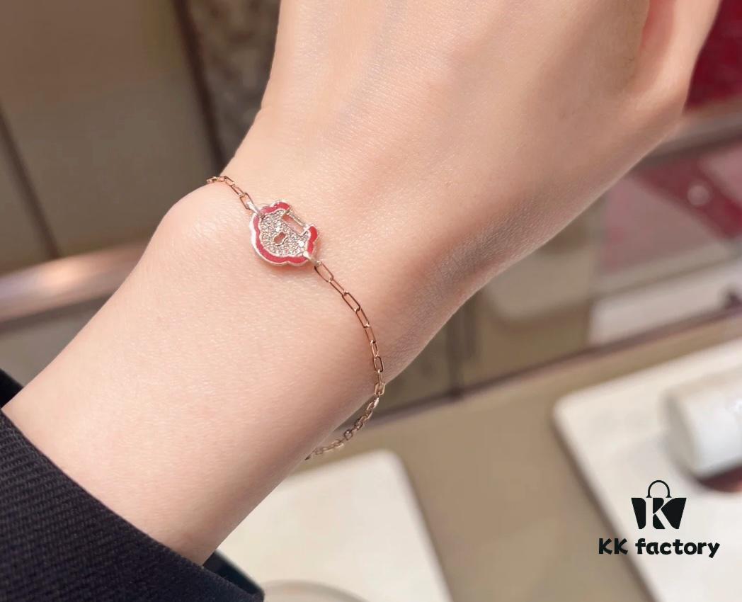 692fdb7d99f2d84055c8b141 Kirin Red Edge Full Diamond Ruyi Lock Bracelet ✨ A Stylish Blend of Fashion and Tradition
