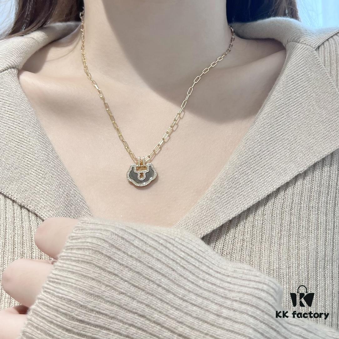 Qeelin Yu Yi Flower Moon Pendant Necklace
