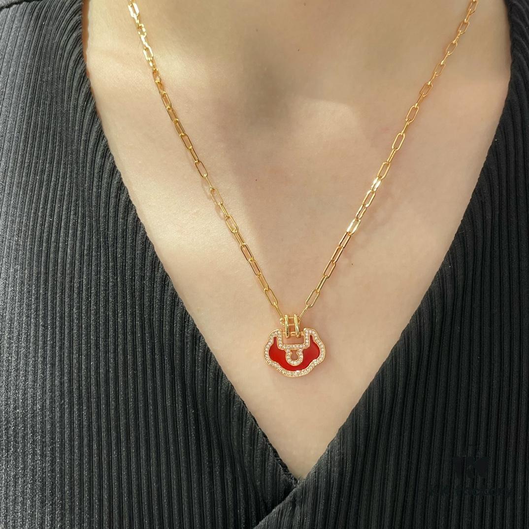 692fdb8e99f2d84055c8b164 Kylin Large High-End Red Agate Ruyi Lock Necklace, Combining Fashion and Tradition with Hand-Micro-Inlaid Eight-Heart-Eight-Arrow High-Carbon Diamonds