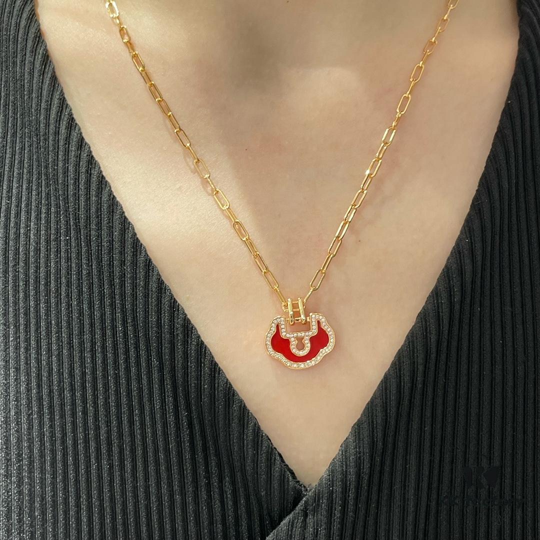 692fdb8f99f2d84055c8b165 Kylin Large High-End Red Agate Ruyi Lock Necklace, Combining Fashion and Tradition with Hand-Micro-Inlaid Eight-Heart-Eight-Arrow High-Carbon Diamonds