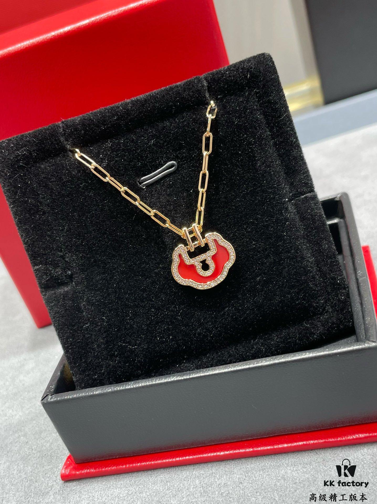 692fdb9299f2d84055c8b169 Kylin Large High-End Red Agate Ruyi Lock Necklace, Combining Fashion and Tradition with Hand-Micro-Inlaid Eight-Heart-Eight-Arrow High-Carbon Diamonds