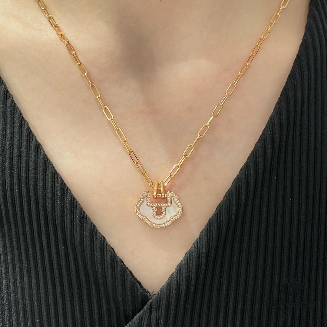 692fdb9299f2d84055c8b16a Kirin Large High-End White Mother-of-Pearl Ruyi Lock Necklace ✨ A Perfect Blend of Fashion and Tradition