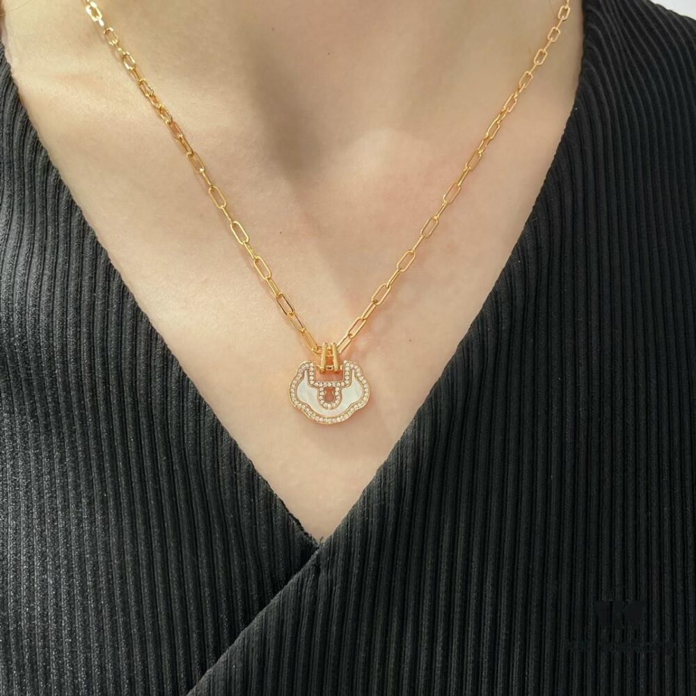 692fdb9299f2d84055c8b16b Kirin Large High-End White Mother-of-Pearl Ruyi Lock Necklace ✨ A Perfect Blend of Fashion and Tradition
