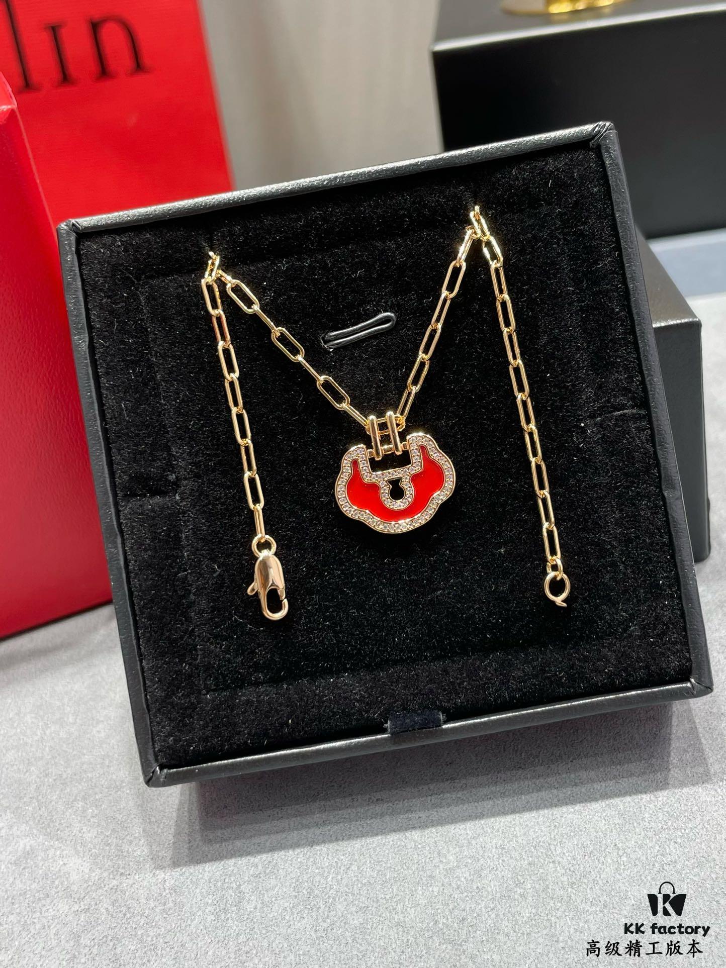 692fdb9399f2d84055c8b16d Kylin Large High-End Red Agate Ruyi Lock Necklace, Combining Fashion and Tradition with Hand-Micro-Inlaid Eight-Heart-Eight-Arrow High-Carbon Diamonds
