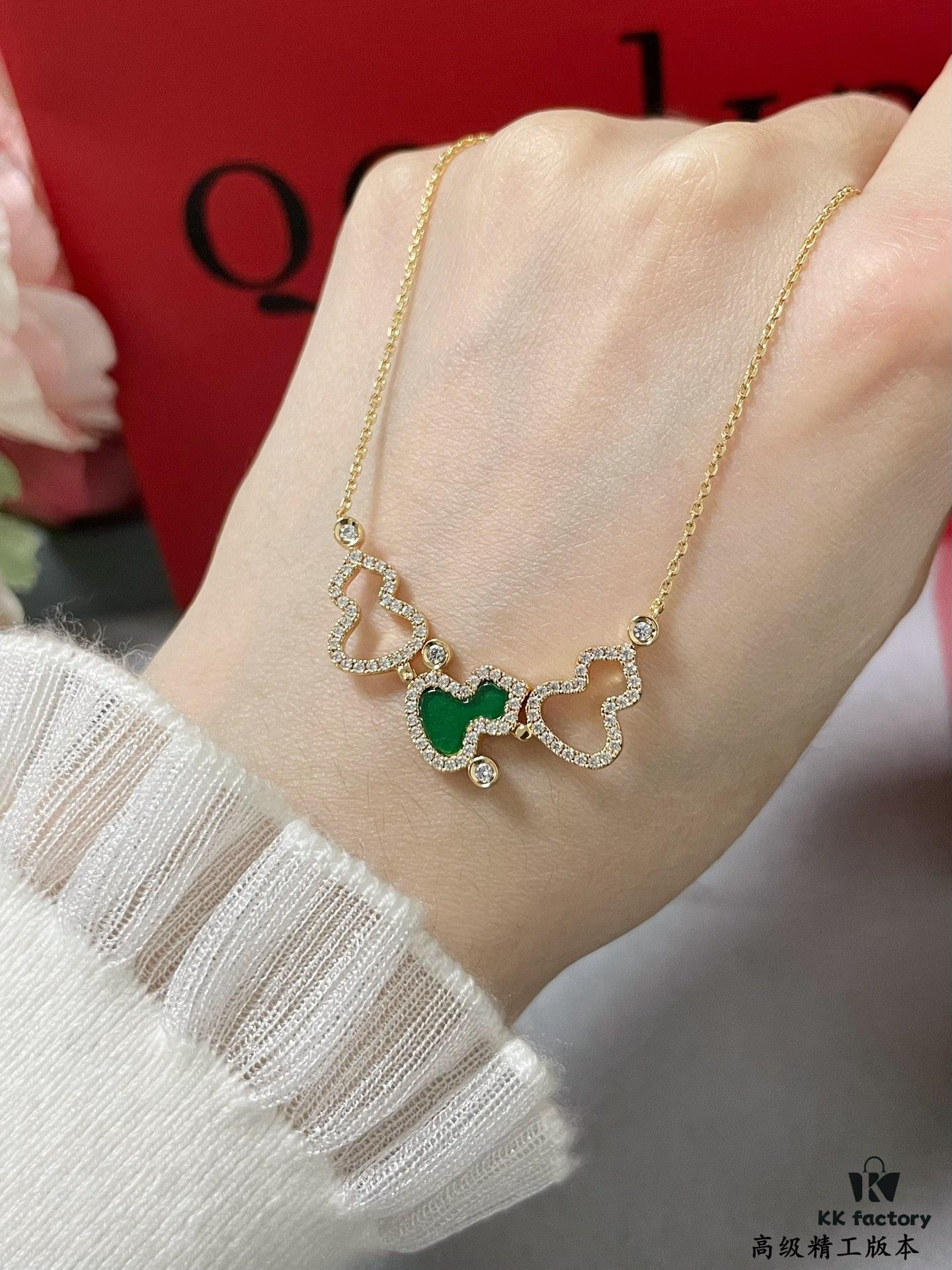 Kylin Green Jade Three Gourds Necklace