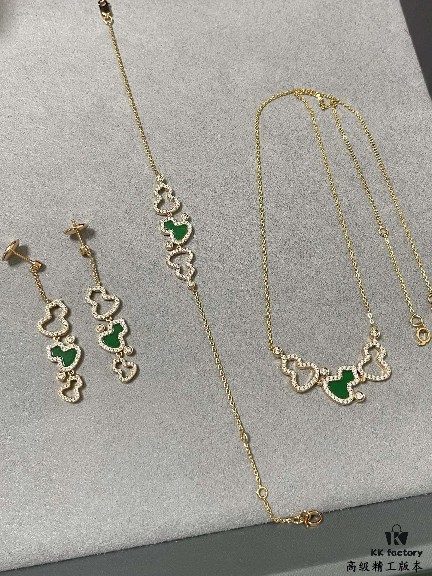 Kylin Green Jade Three Gourds Necklace