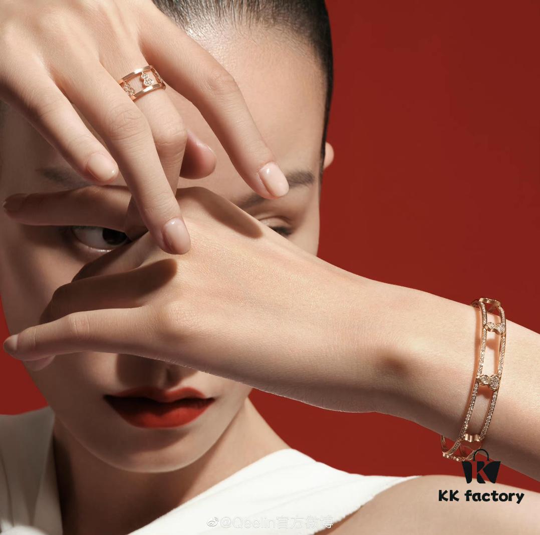 692fdbd399f2d84055c8b1e0 Qeelin 2022 New Arrival Hollow Full Diamond Gourd Bangle, High Jewelry Combining Chinese Elements with Modern Design, Blossom-Inspired Wulu Shape, Celebrating Spring and Fortune in Timeless Style, Crafted in Premium V Gold with Platinum and Rose Gold Options