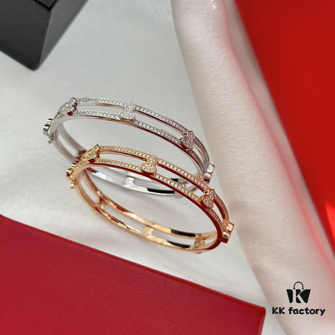 692fdbd499f2d84055c8b1e1 Qeelin 2022 New Arrival Hollow Full Diamond Gourd Bangle, High Jewelry Combining Chinese Elements with Modern Design, Blossom-Inspired Wulu Shape, Celebrating Spring and Fortune in Timeless Style, Crafted in Premium V Gold with Platinum and Rose Gold Options