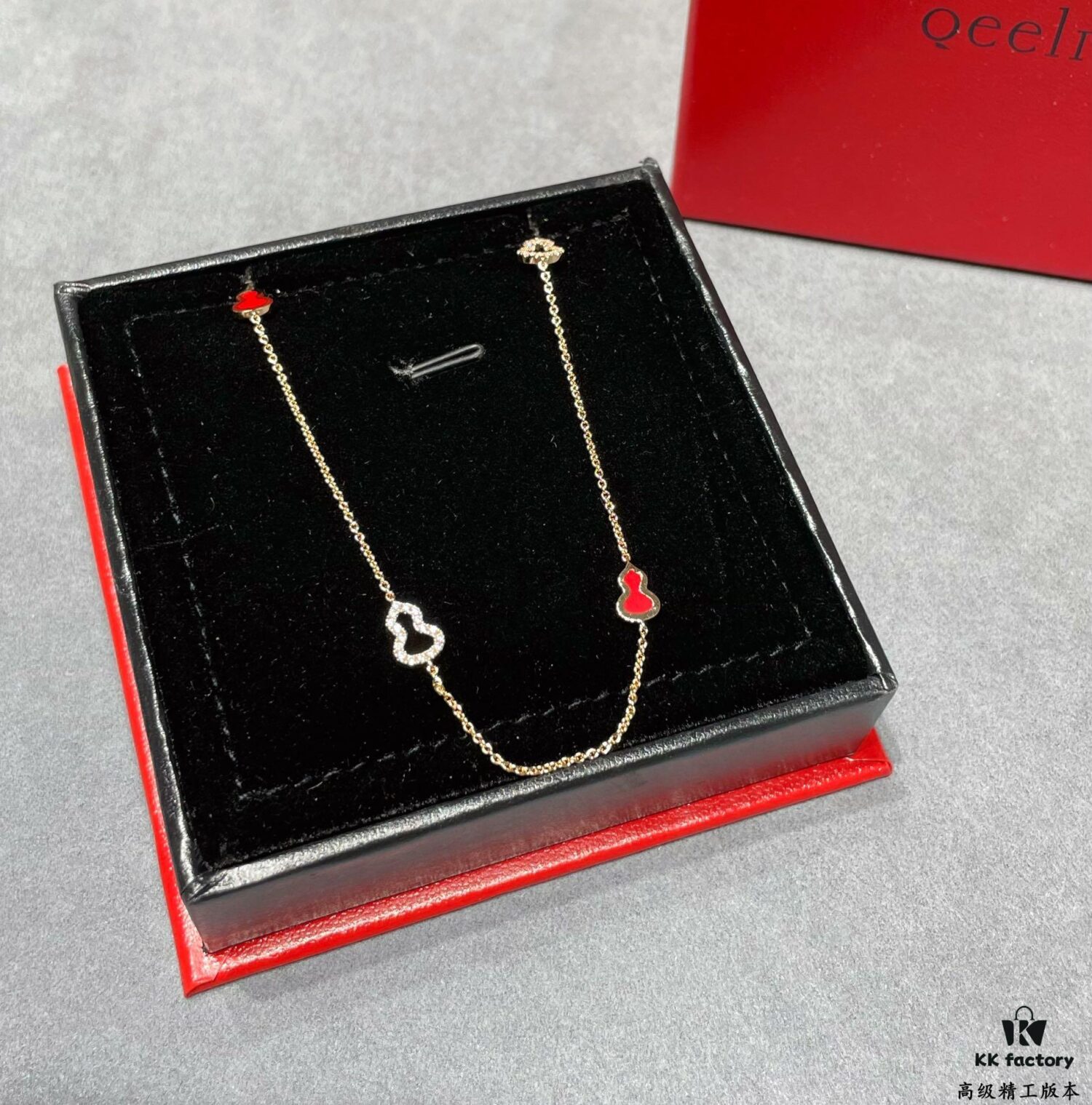 692fdbf999f2d84055c8b222 Qeelin Mini 8 Lotus Diamond Necklace 🌹 Adorable Design 😍 Elegant Simplicity with Wulu Silhouette 🥰 Sophisticated and Charming 😊 Qeelin x LibeiKa Exclusive Limited Edition