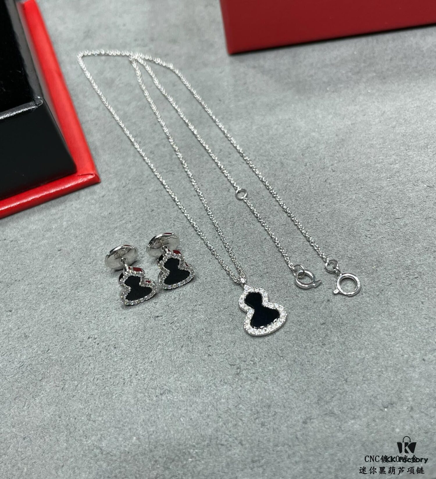 692fdc1899f2d84055c8b244 Kirin Mini Black Gourd Necklace, Attracts Wealth and Enhances Luck, Stylish Design, Excellent Look When Worn, Versatile Match, Thick Gold Plating with Premium Real-Gold Appearance