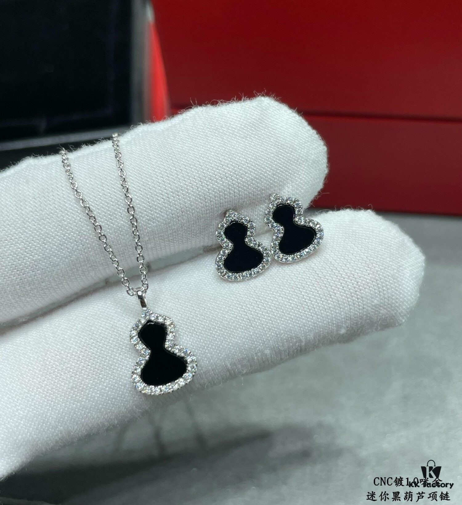 692fdc3699f2d84055c8b268 Kirin Mini Black Gourd Necklace, Attracts Wealth and Enhances Luck, Stylish Design, Excellent Look When Worn, Versatile Match, Thick Gold Plating with Premium Real-Gold Appearance