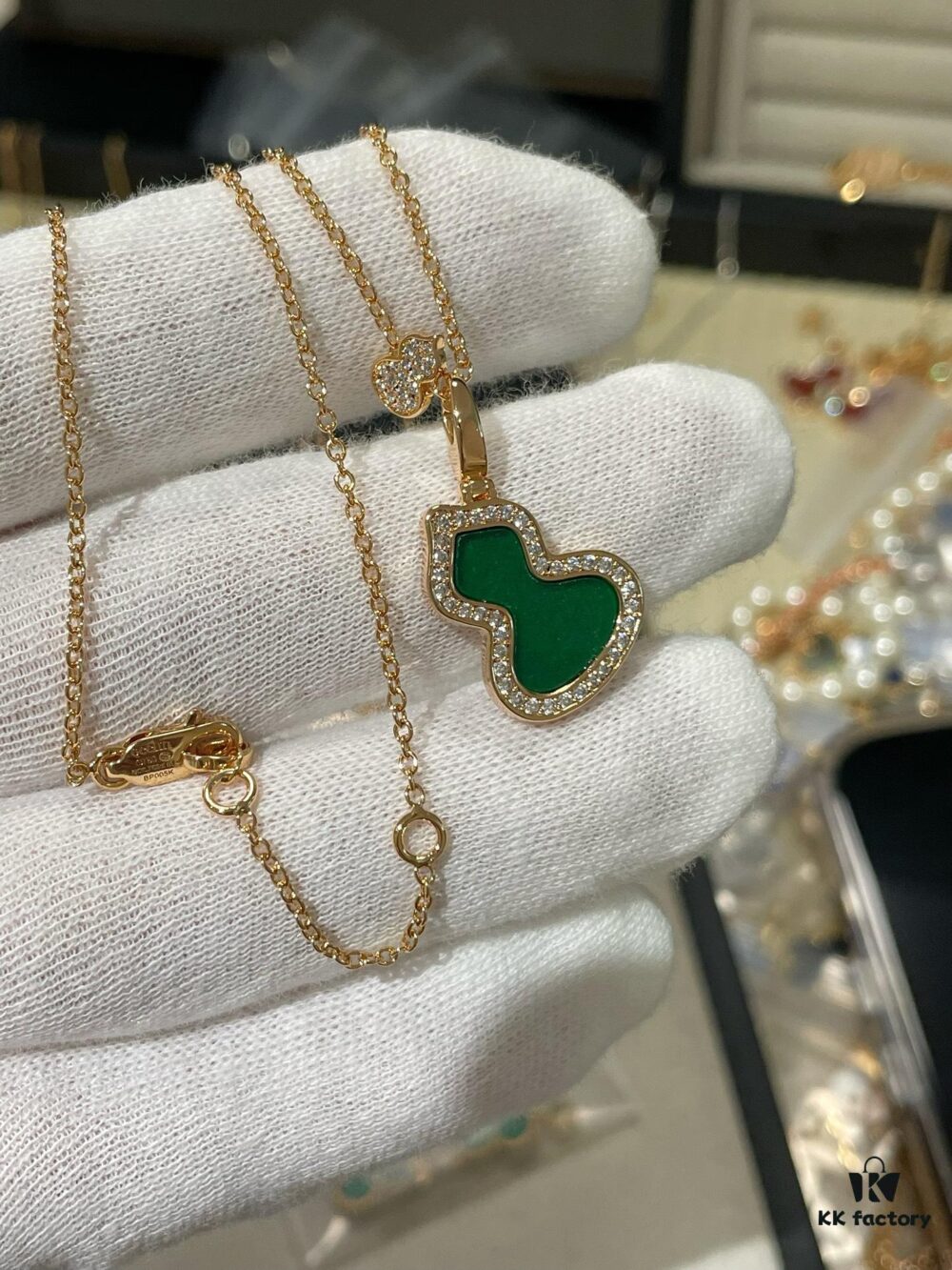 Green Jade Stone is Jadeite, Same Material as ZP, Not Chalcedony or Malachite