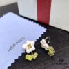 692fdca399f2d84055c8b332 Qixi Gift 🎁 Hefang Ear Cuff, Cream-Colored Little Flower Clip-On Earrings, No Piercing Required, Sold Individually, Left and Right Ear Differentiated