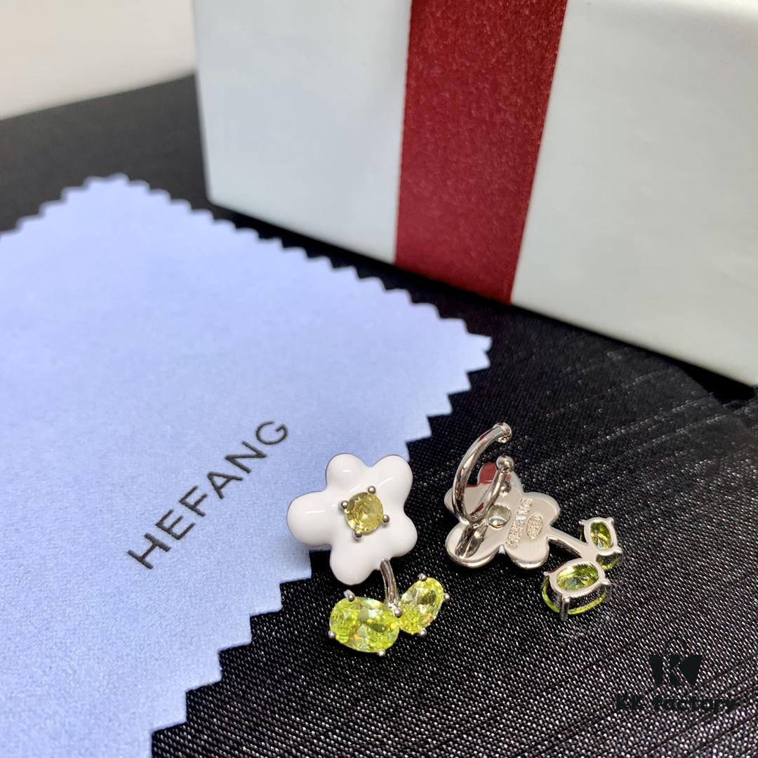 692fdca599f2d84055c8b339 Qixi Gift 🎁 Hefang Ear Cuff, Cream-Colored Little Flower Clip-On Earrings, No Piercing Required, Sold Individually, Left and Right Ear Differentiated