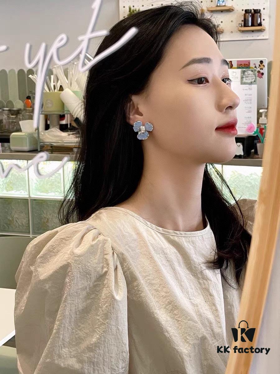 692fdcba99f2d84055c8b355 Qixi Gift 🎁 HEFANG Blue Iris Earrings Elegant Floral Design