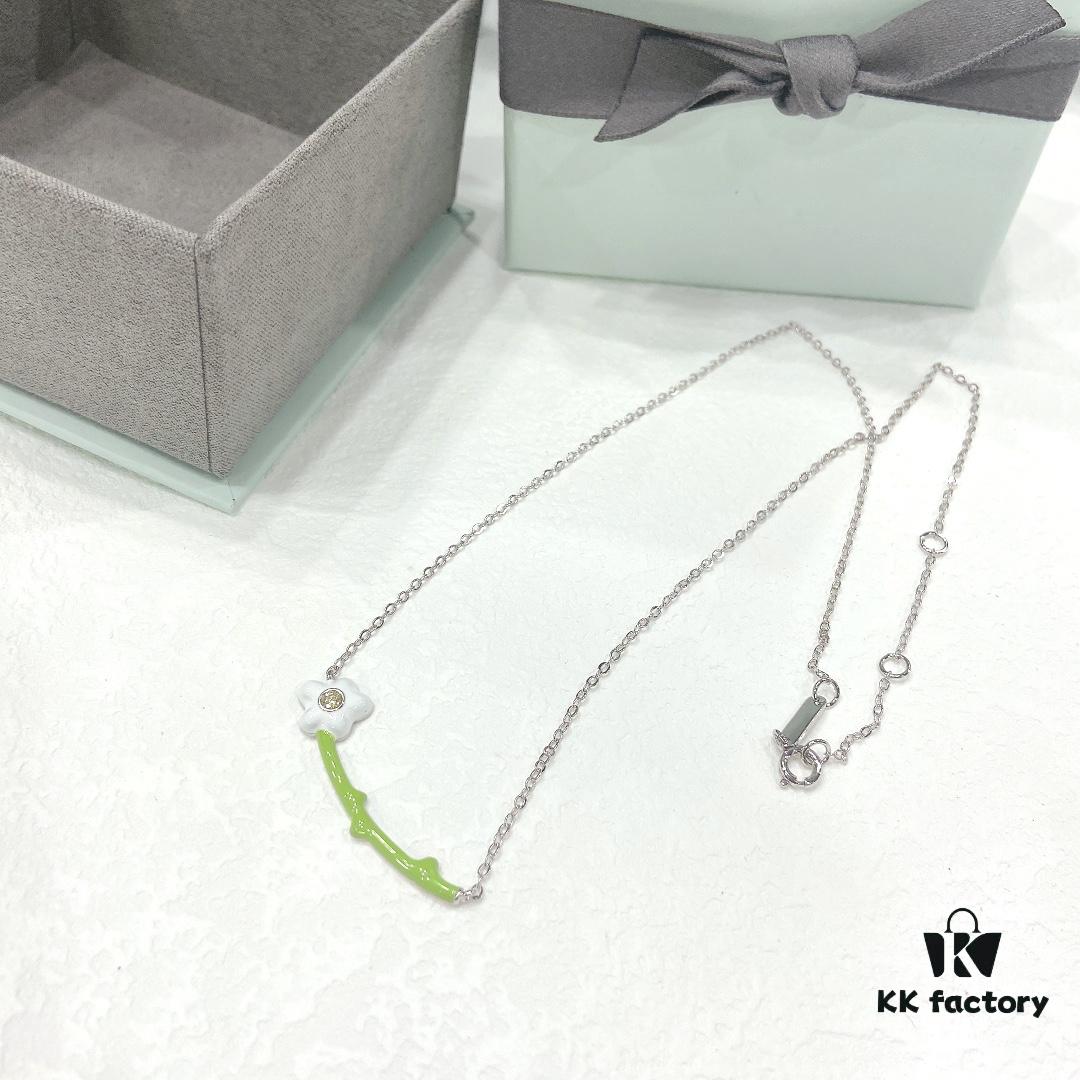 [Same as Zhou Yutong] HEFANG Creamy Little Flower Necklace, Ins-style Unique Collar Chain, Gift for Qixi Festival