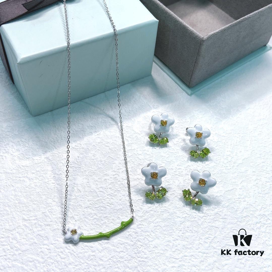 692fdccf99f2d84055c8b375 Same Style as Zhou Yutong - He Fang Creamy Little Flower Stud Earrings, Ear Cuffs, New Minimalist Luxury Unique Necklace Set