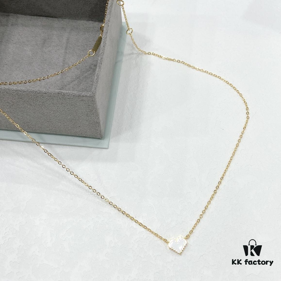 He Fang Gao Bai Necklace for Women, Heart Pendant Elegant Collarbone Chain Gift