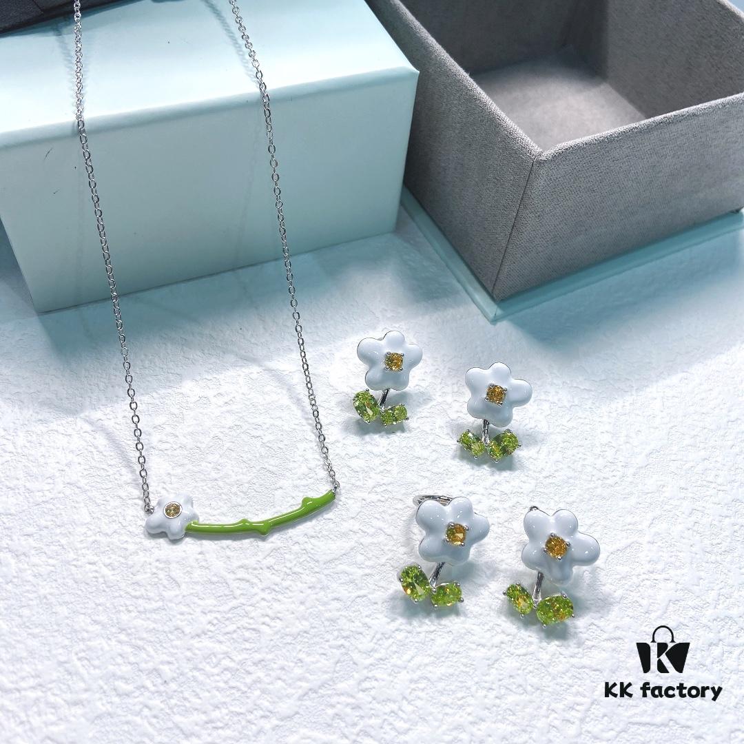 692fdd1f99f2d84055c8b3f6 Same Style as Zhou Yutong - He Fang Creamy Little Flower Stud Earrings, Ear Cuffs, New Minimalist Luxury Unique Necklace Set