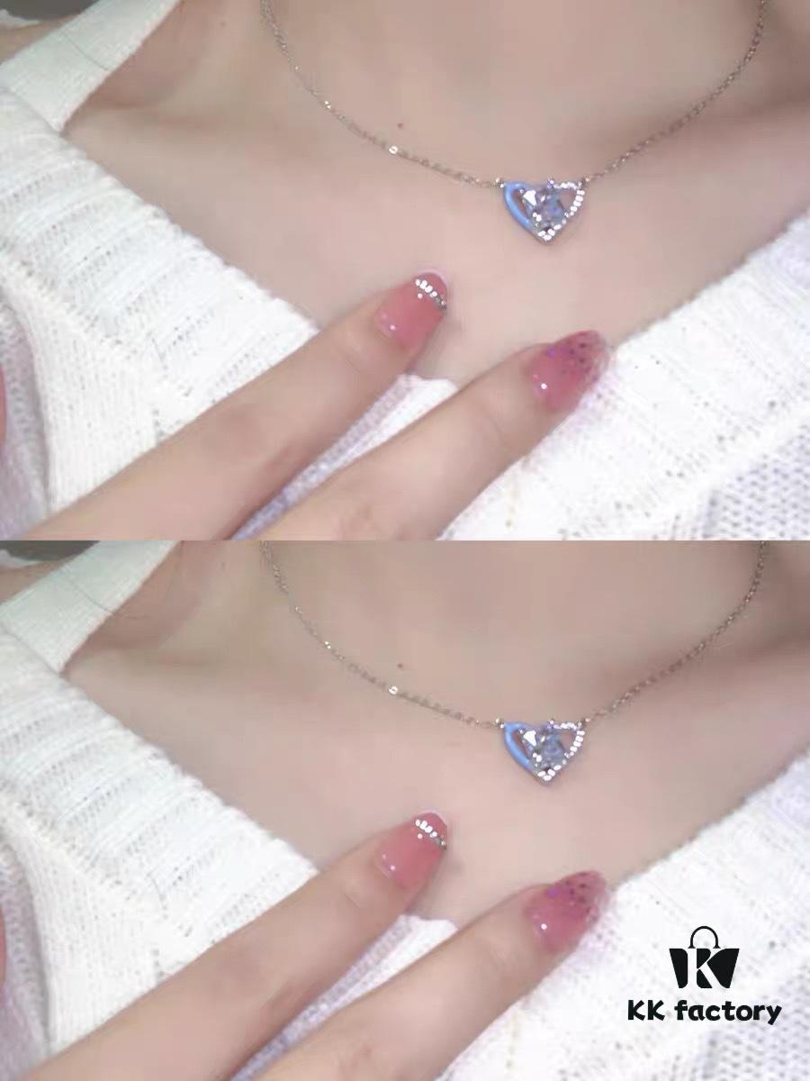 New Arrival ❤️ HEFANG Jewelry Barbie ✨ Ice Blue Sweetheart Necklace ✨ Model Wearing Effect Image