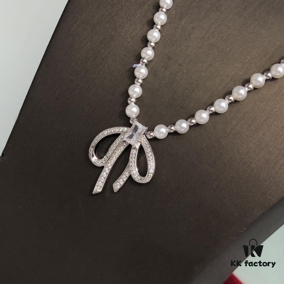 692fdd8c99f2d84055c8b4d1 HEFANG Jewelry Elizabeth Bow Pendant Necklace