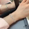 An Exquisite Bracelet Is a Must-Have
