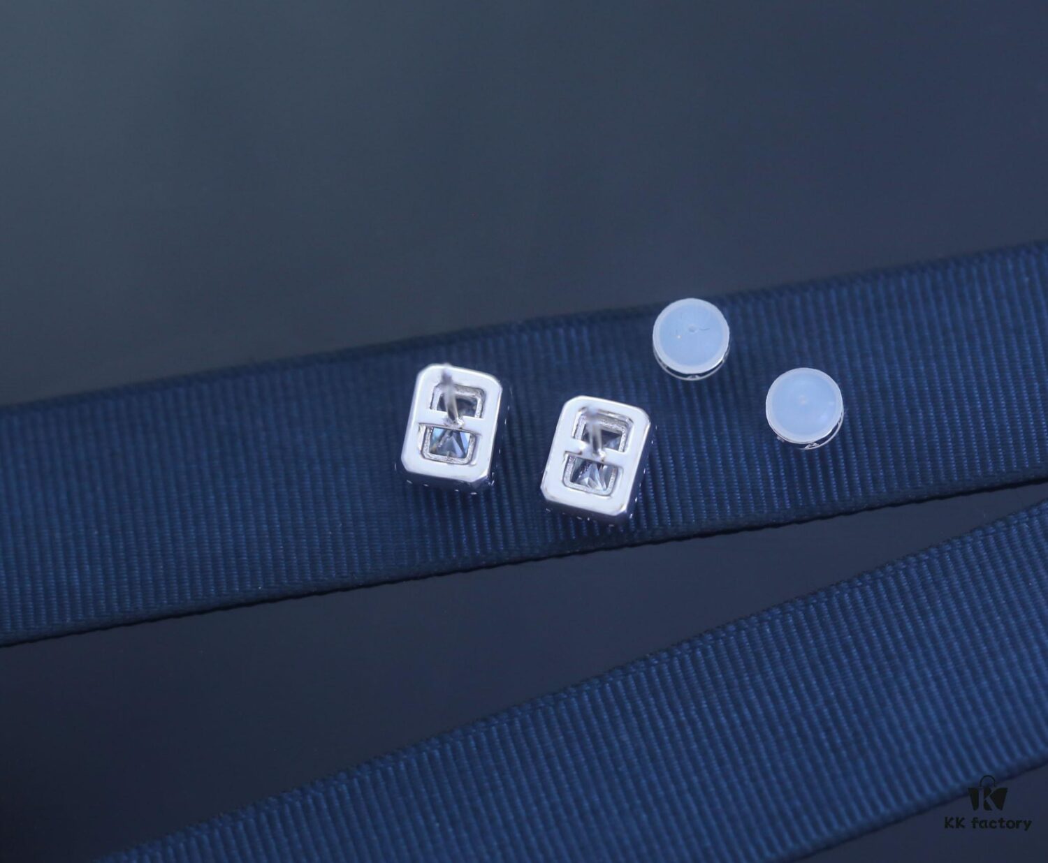 692fddb599f2d84055c8b52b HEFANG Jewelry New Arrival Glittering Sugar Cube Stud Earrings, Luxury Minimalist and Unique Design Elegant Ear Accessories for Women