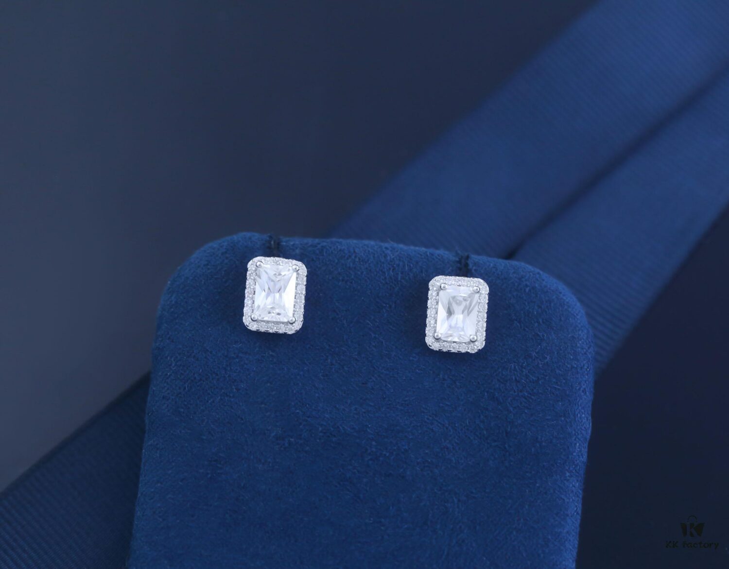 692fddb699f2d84055c8b52d HEFANG Jewelry New Arrival Glittering Sugar Cube Stud Earrings, Luxury Minimalist and Unique Design Elegant Ear Accessories for Women