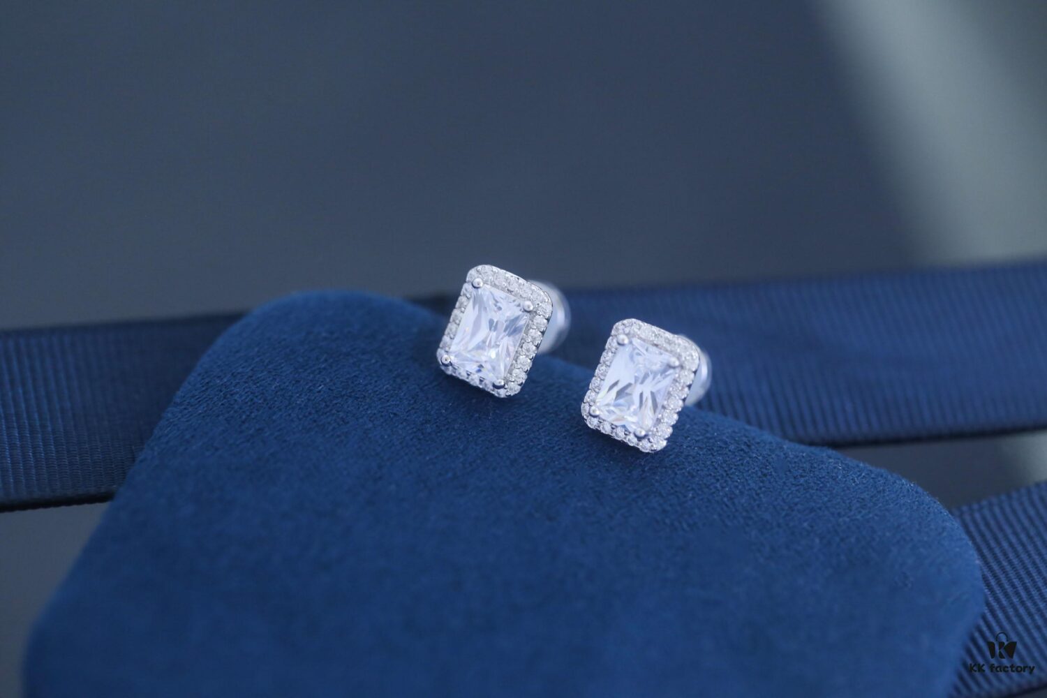 692fddbb99f2d84055c8b535 HEFANG Jewelry New Arrival Glittering Sugar Cube Stud Earrings, Luxury Minimalist and Unique Design Elegant Ear Accessories for Women