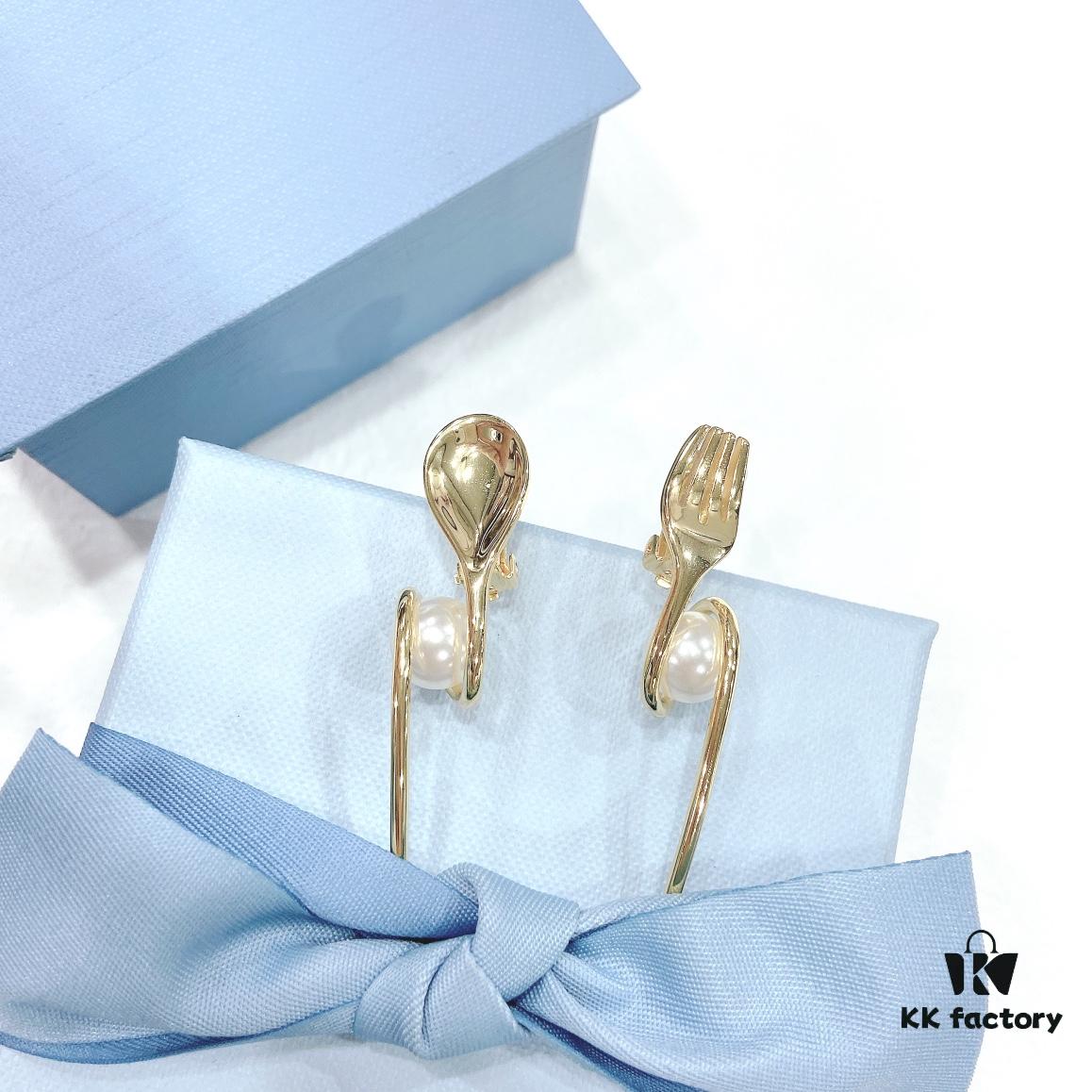 He Fang Afternoon Tea Tableware Ear Cuff Style