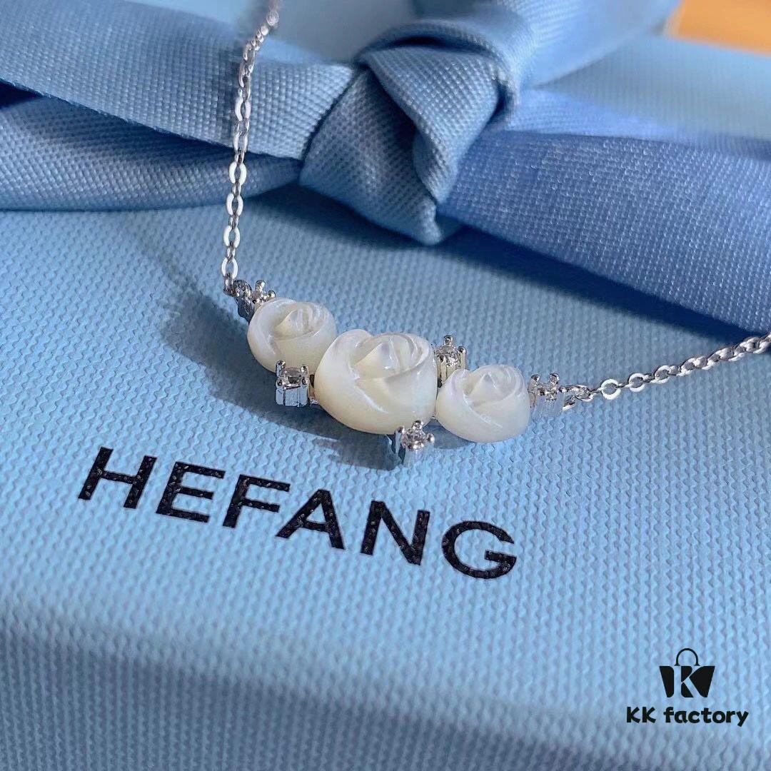 HEFANG He Fang White Rose Collarbone Necklace