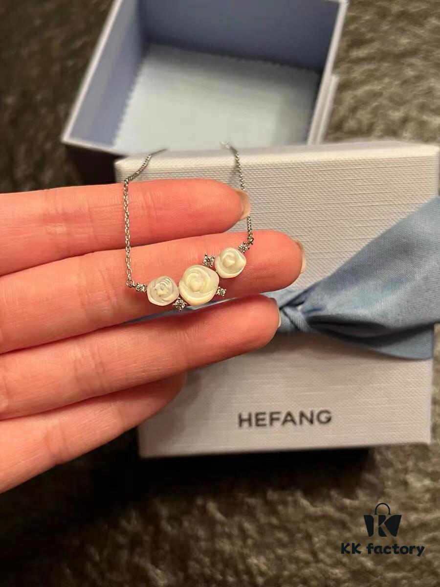 HEFANG He Fang White Rose Collarbone Necklace