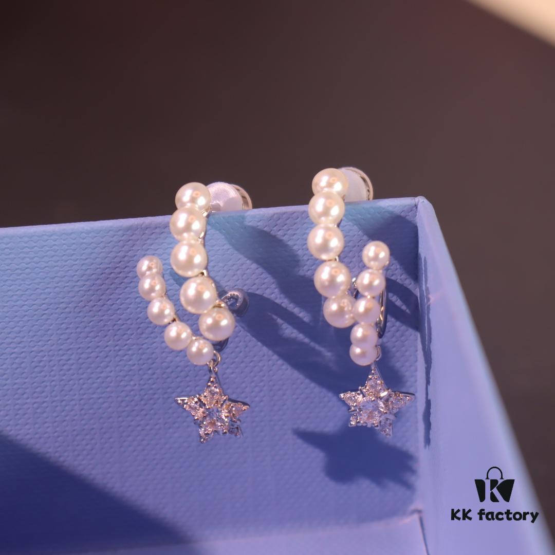 692fde9f99f2d84055c8b66d He Fang New Arrival Moonlight White Stud Earrings