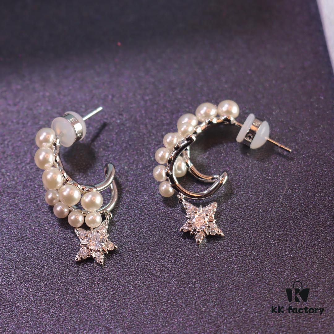 692fdea399f2d84055c8b671 He Fang New Arrival Moonlight White Stud Earrings