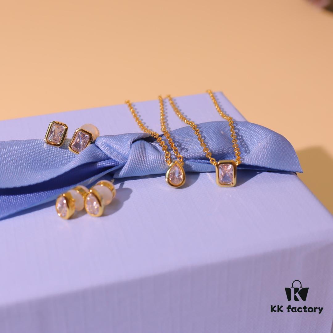 692fdec299f2d84055c8b691 He Fang New Mini Luminescent Necklace and Stud Earrings