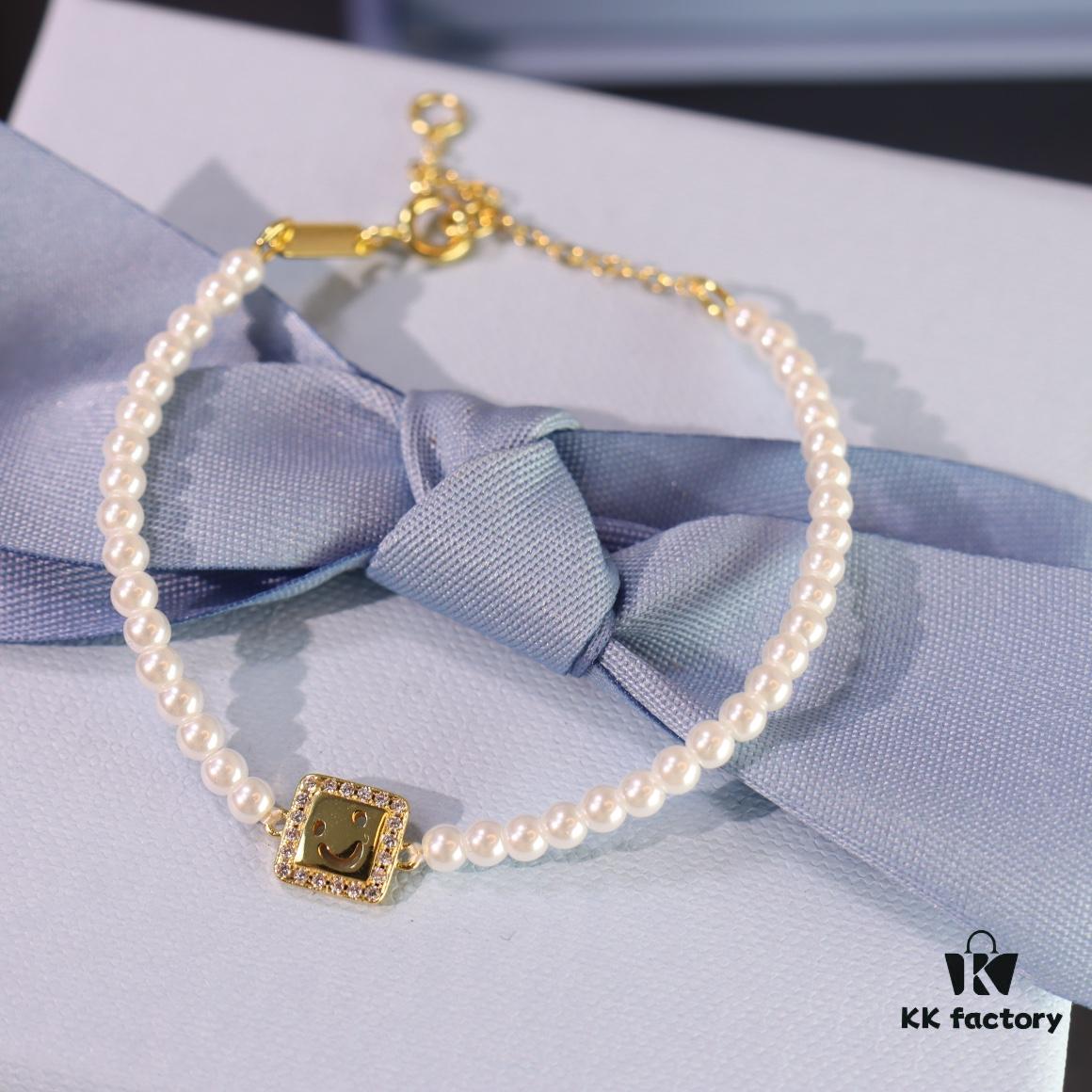 692fdef599f2d84055c8b6ca HEFANG New Smiley Bracelet