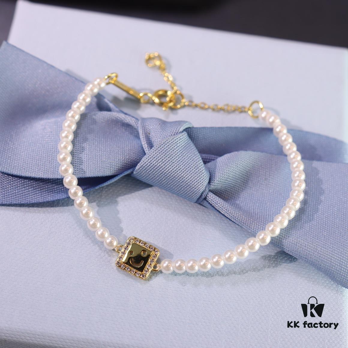 692fdef999f2d84055c8b6ce HEFANG New Smiley Bracelet