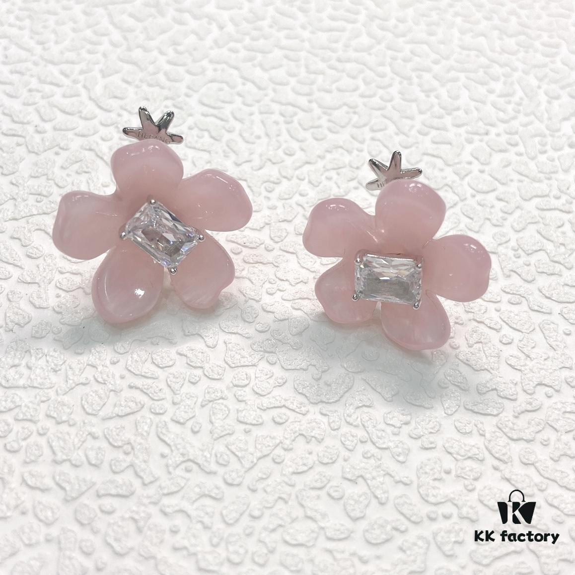692fdf0899f2d84055c8b6dc Herborist Freesia Stud Earrings Clip, Four Colors