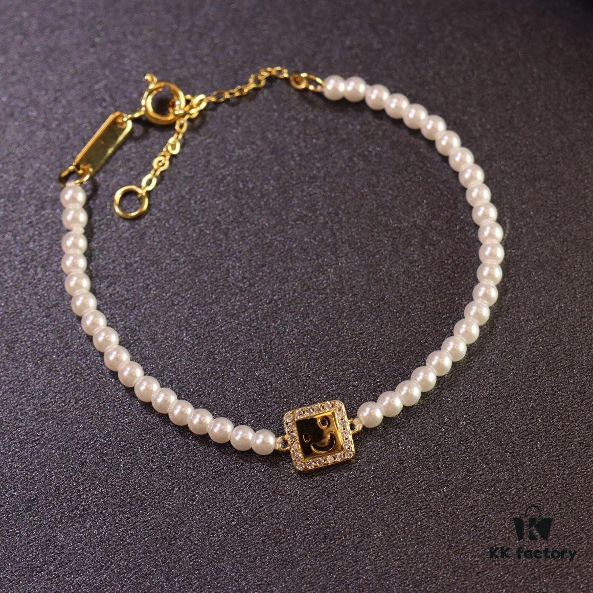 692fdf1099f2d84055c8b6e1 HEFANG New Smiley Bracelet